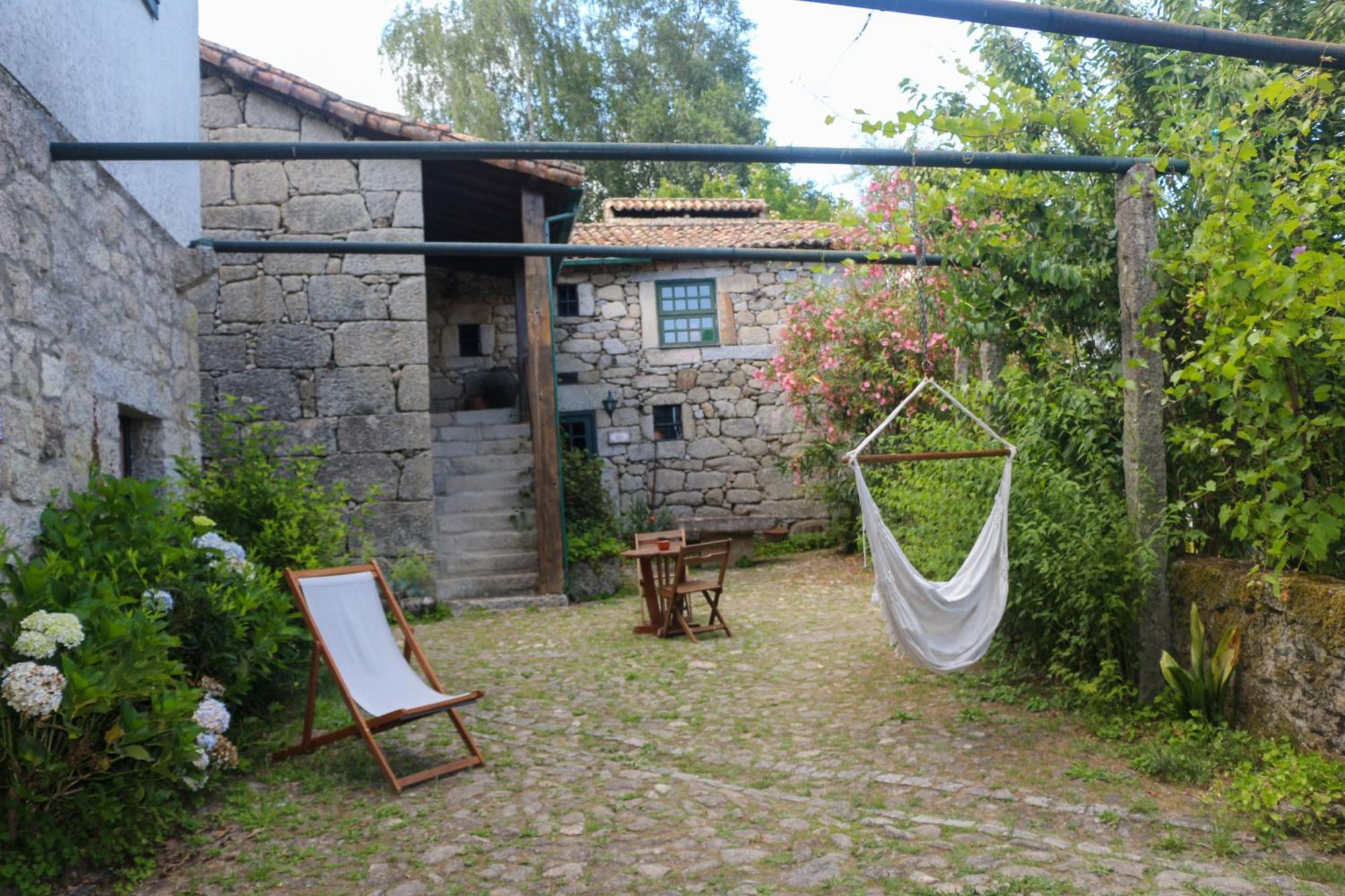 Casa Campo Das Bizarras Castro Daire Exterior photo